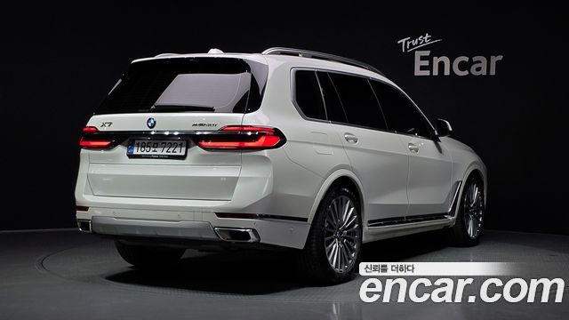 BMW X7 xDrive 40i Design Pure Excellence 7-Seater — пробег 9 379 км — фото 2 из 5