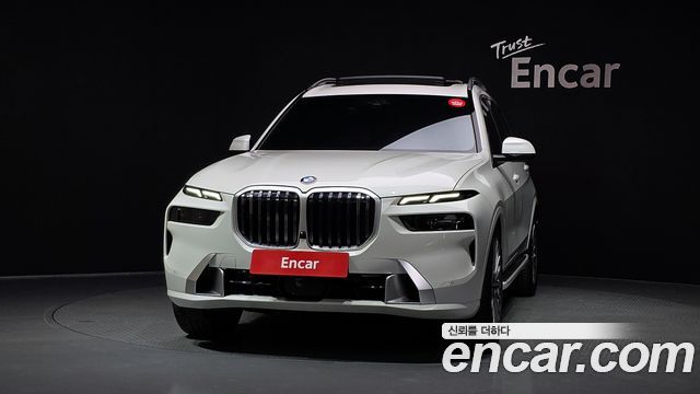 BMW X7 xDrive 40i Design Pure Excellence 7-Seater — пробег 9 379 км — фото 3 из 5