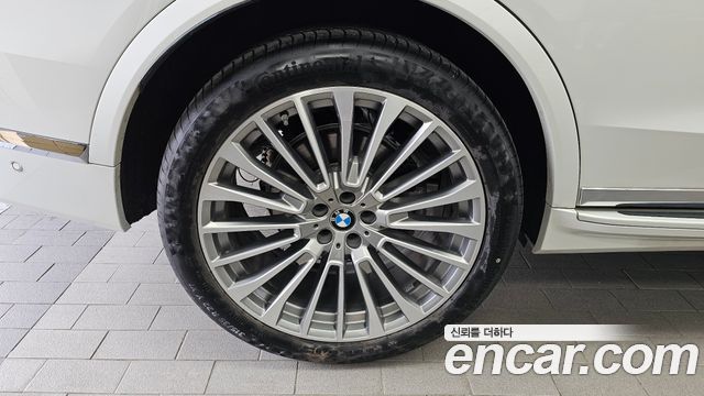 BMW X7 xDrive 40i Design Pure Excellence 7-Seater — пробег 9 379 км — фото 5 из 5