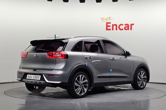 Kia Niro Noblesse — пробег 126 644 км — фото 2 из 5