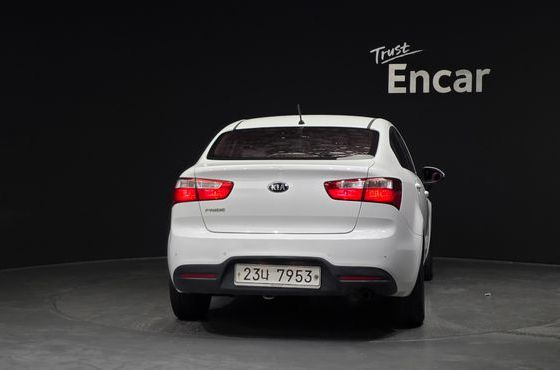 Kia pride 1.6 GDI Sedan Luxury — пробег 128 378 км — фото 4 из 5