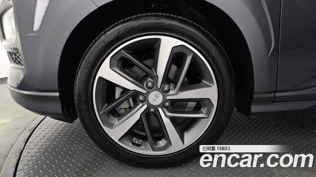 Hyundai Kona 1.6 Turbo 4WD Premium — пробег 7 854 км — фото 5 из 5