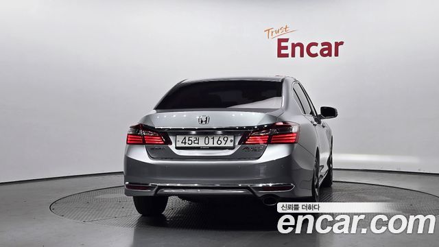 Honda Accord 2.4 9th — пробег 137 290 км — фото 4 из 5