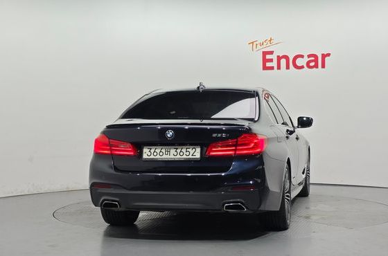 BMW 5-Series 530i M Sport Package Plus — пробег 58 667 км — фото 4 из 5