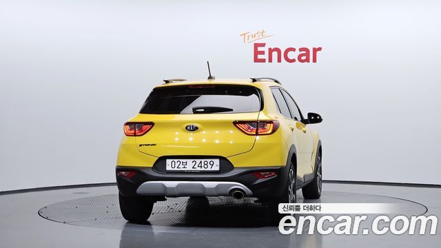 Kia Stonic из Кореи Encar