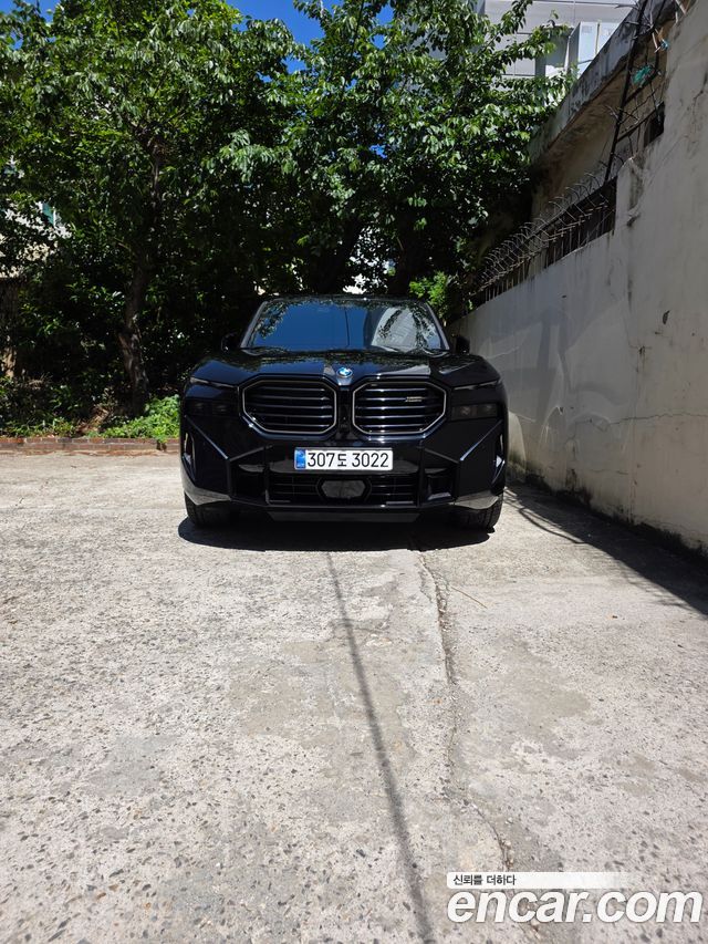 BMW XM 4.4 — пробег 13 000 км — фото 3 из 5