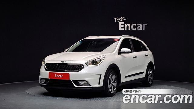 Kia Niro Luxury — пробег 131 544 км — фото 1 из 5