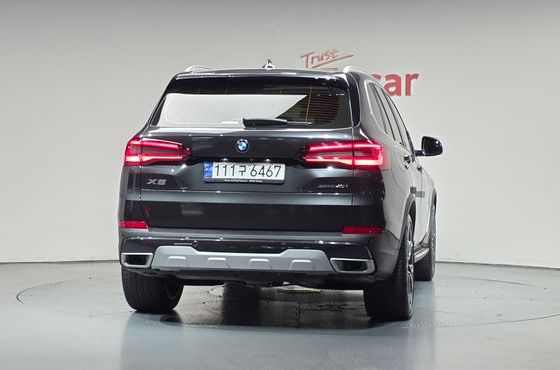 BMW X5 xDrive 40i xLine — пробег 7 441 км — фото 4 из 5