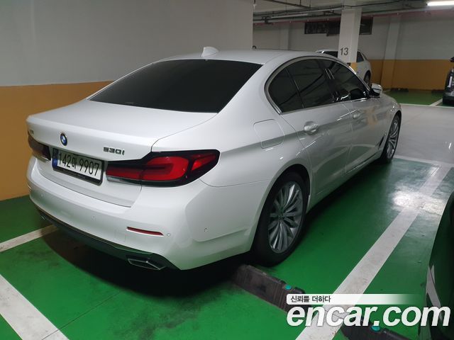 BMW 5-Series 530i xDrive Luxury — пробег 21 900 км — фото 5 из 5