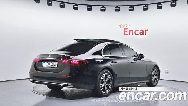 Mercedes-Benz E-Class из Кореи Encar