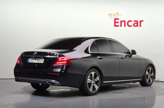 Mercedes-Benz E-Class E220d Avantgarde — пробег 252 280 км — фото 2 из 5