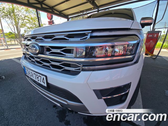 Ford Expedition Platinum 4WD 7Seater — пробег 75 000 км — фото 3 из 5
