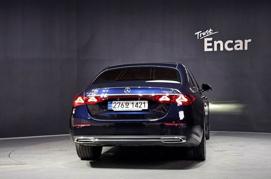 Mercedes-Benz E-Class E220d 4MATIC Exclusive — пробег 51 125 км — фото 4 из 5