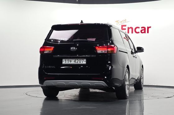 Kia Carnival 9-seater Prestige — пробег 251 228 км — фото 4 из 5