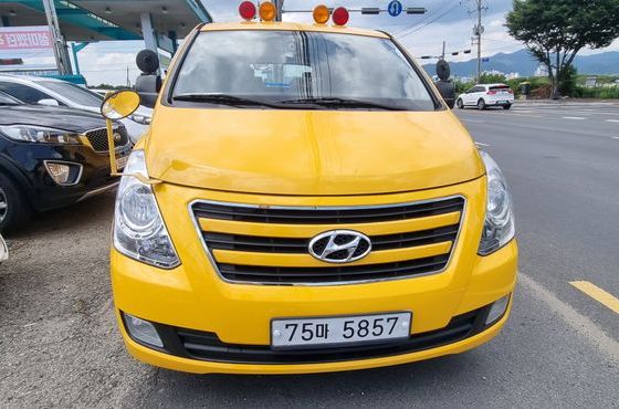 Hyundai Starex 12-Seater Wagon CVX Luxury — пробег 143 000 км — фото 1 из 5