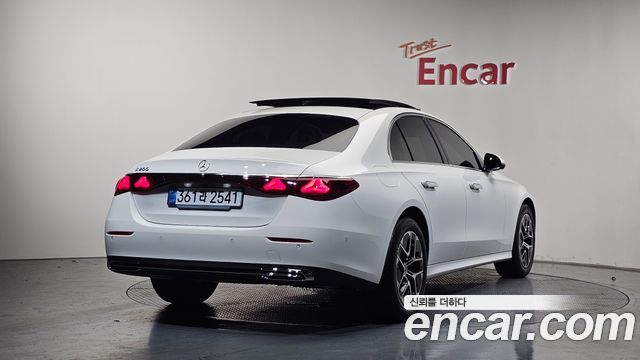 Mercedes-Benz E-Class из Кореи Encar