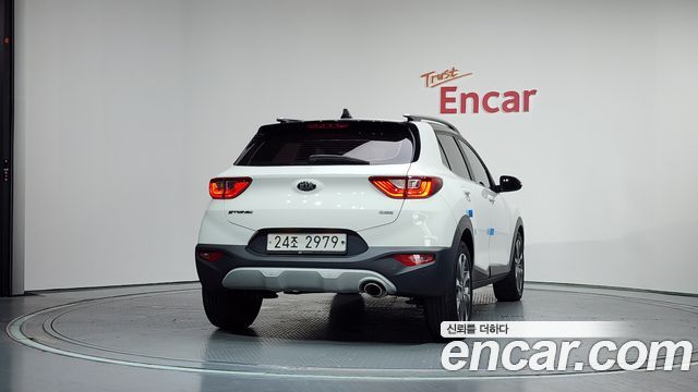 Kia Stonic из Кореи Encar