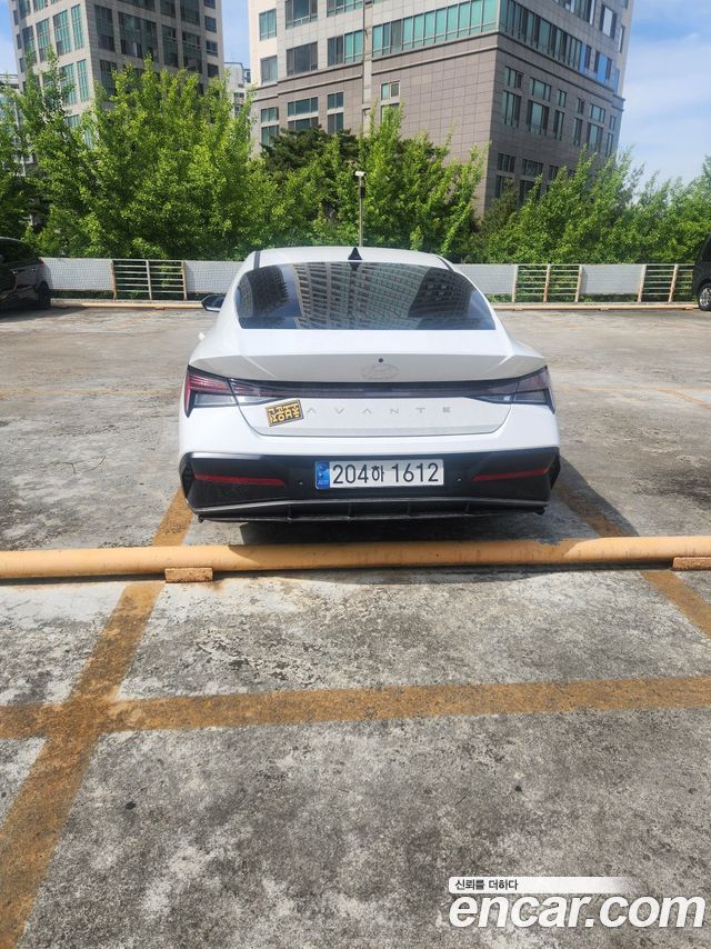 Hyundai AVANTE 1.6 Inspiration — пробег 4 000 км — фото 4 из 5