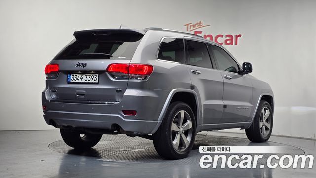 Jeep Cherokee 3.0 Diesel Overland WK2 — пробег 175 415 км — фото 2 из 5