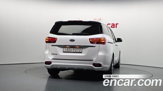 Kia Carnival из Кореи Encar