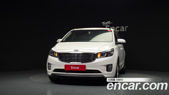 Kia Carnival 11-seater Deluxe — пробег 87 965 км — фото 3 из 5