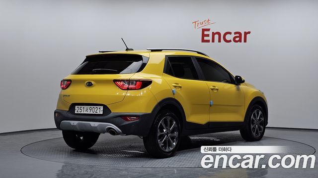 Kia Stonic из Кореи Encar
