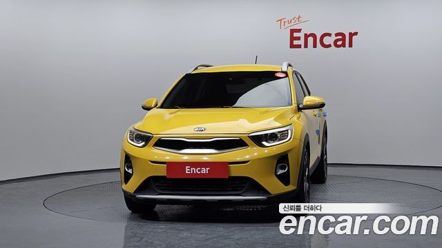 Kia Stonic из Кореи Encar