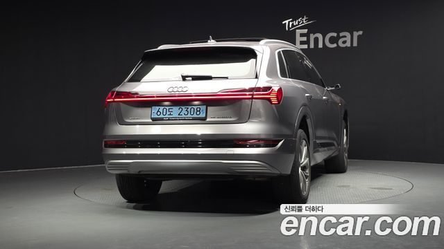 Audi e-tron 55 Quattro — пробег 98 811 км — фото 4 из 5