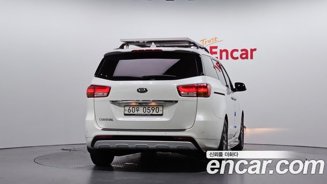 Kia Carnival из Кореи Encar