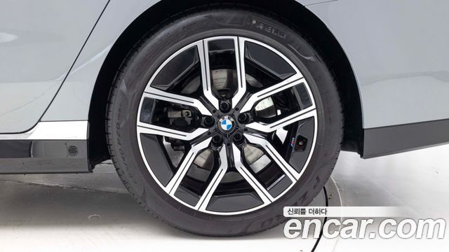BMW 7-Series 740i xDrive M Sport — пробег 6 037 км — фото 5 из 5