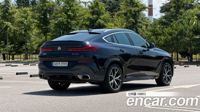 BMW X6 xDrive40i M Sport — пробег 67 114 км — фото 2 из 5