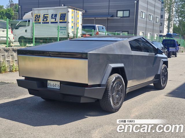 Tesla Cybertruck AWD — пробег 4 890 км — фото 2 из 5