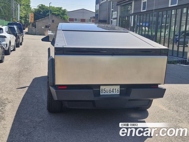 Tesla Cybertruck AWD — пробег 4 890 км — фото 4 из 5
