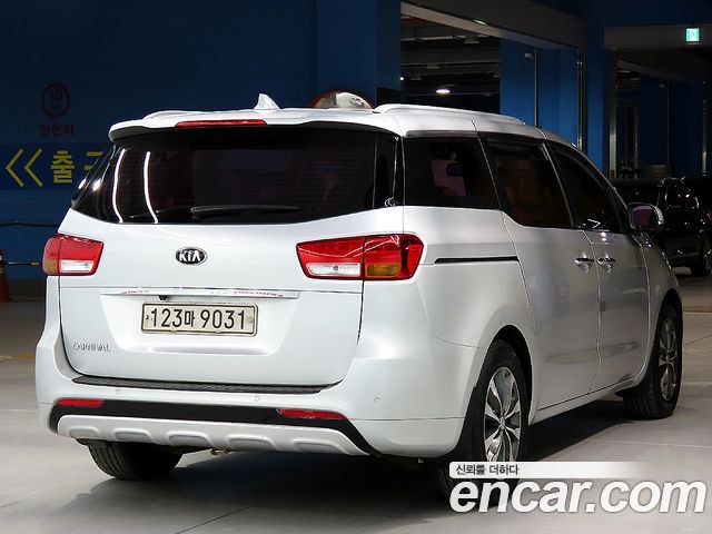Kia Carnival из Кореи Encar