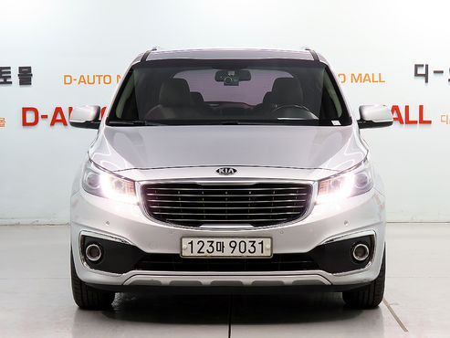 Kia Carnival 9-seater Luxury — пробег 171 753 км — фото 3 из 5