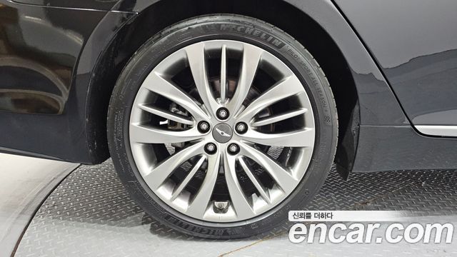 Hyundai Genesis из Кореи Encar