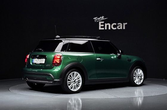Mini Cooper Classic Plus Launch Pack Third Generation — пробег 30 134 км — фото 2 из 5