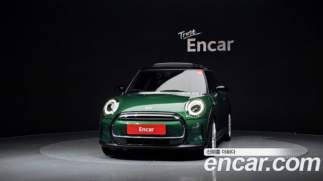 Mini Cooper Classic Plus Launch Pack Third Generation — пробег 30 134 км — фото 3 из 5