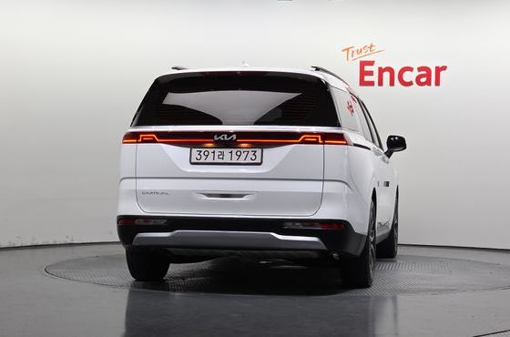 Kia Carnival 9-Seater Prestige — пробег 69 562 км — фото 4 из 5