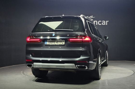 BMW X7 xDrive 40i Design Pure Excellence 6-Seater — пробег 90 909 км — фото 4 из 5