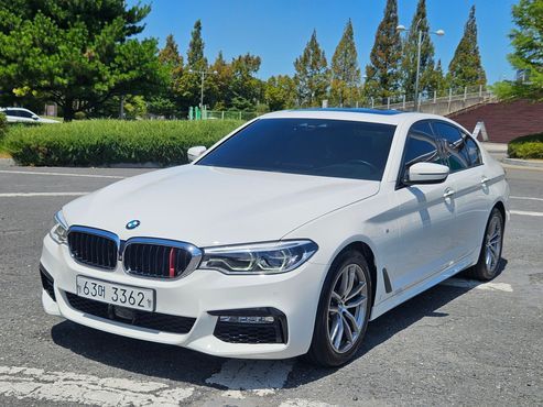 BMW 5-Series 520d M Sport Package Plus — пробег 92 290 км — фото 1 из 5