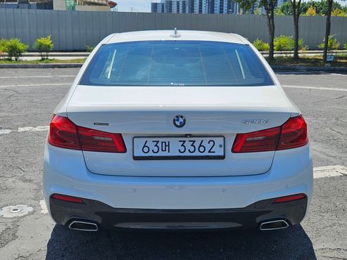 BMW 5-Series 520d M Sport Package Plus — пробег 92 290 км — фото 4 из 5