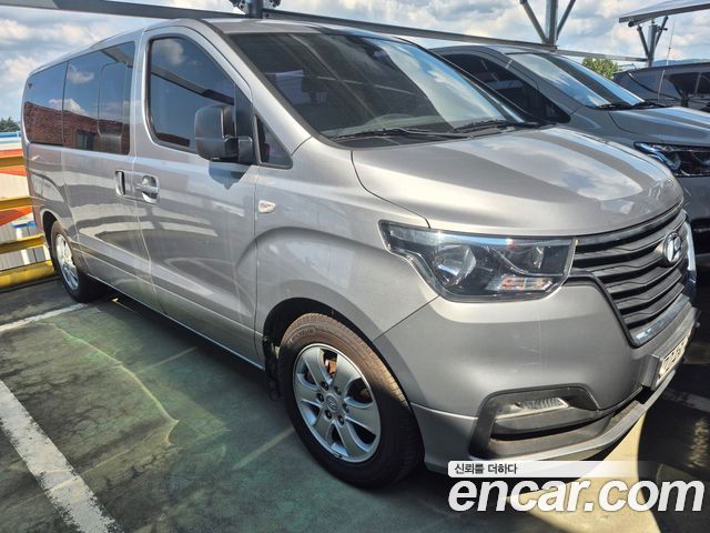 Hyundai Starex 4WD 12-Seater Wagon Smart — пробег 115 000 км — фото 2 из 5