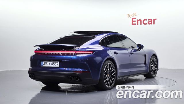 Porsche Panamera 2.9 AWD E-Hybrid — пробег 3 164 км — фото 2 из 5