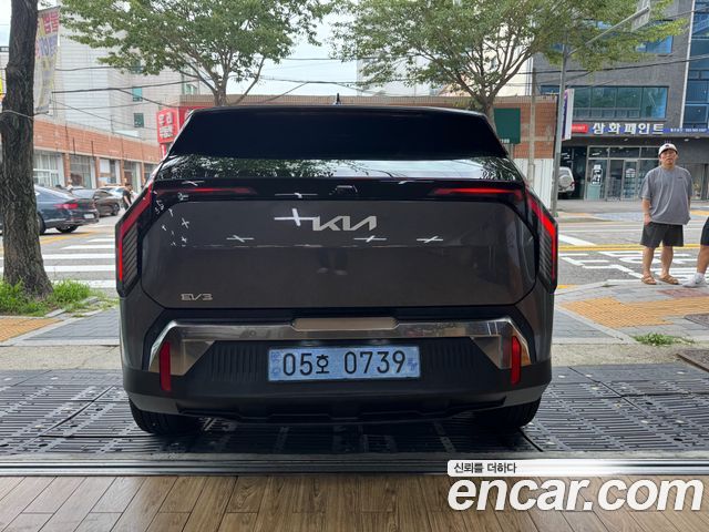 Kia EV3 Long Range 2WD Earth — пробег 571 км — фото 5 из 5