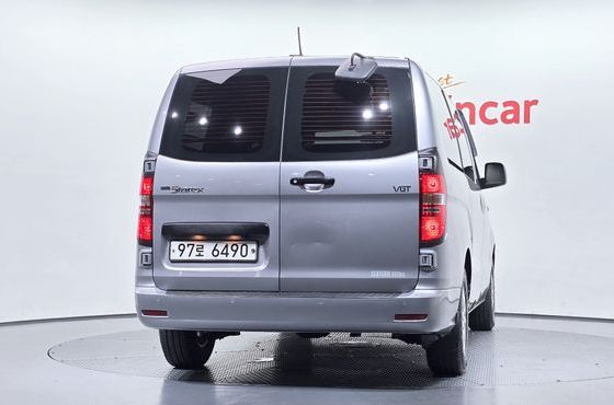 Hyundai Starex Van 5-Seater Modern — пробег 106 508 км — фото 4 из 5