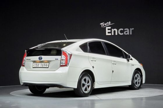Toyota Prius 1.8 E — пробег 179 595 км — фото 2 из 5