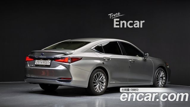 Lexus ES Luxury Plus — пробег 113 406 км — фото 2 из 5
