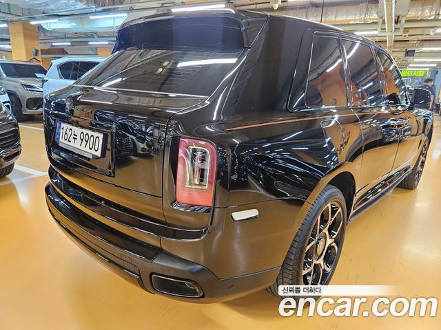Rolls-Royce Cullinan 6.7 V12 Black Badge — пробег 7 500 км — фото 2 из 5