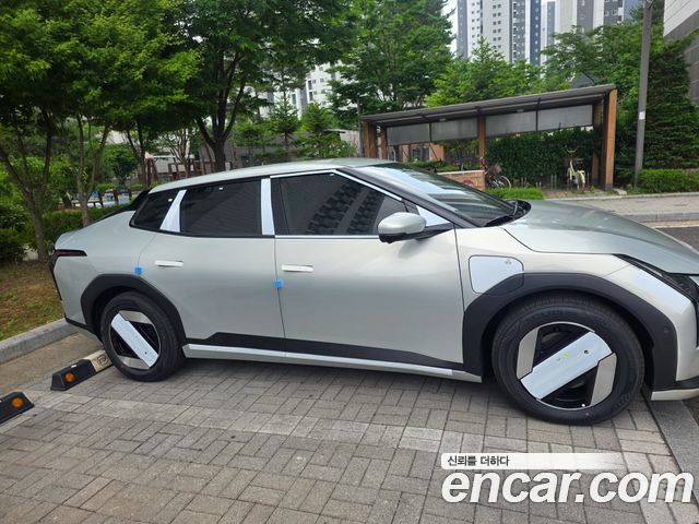 Kia EV4 Standard 2WD Earth — пробег 1 430 км — фото 1 из 5